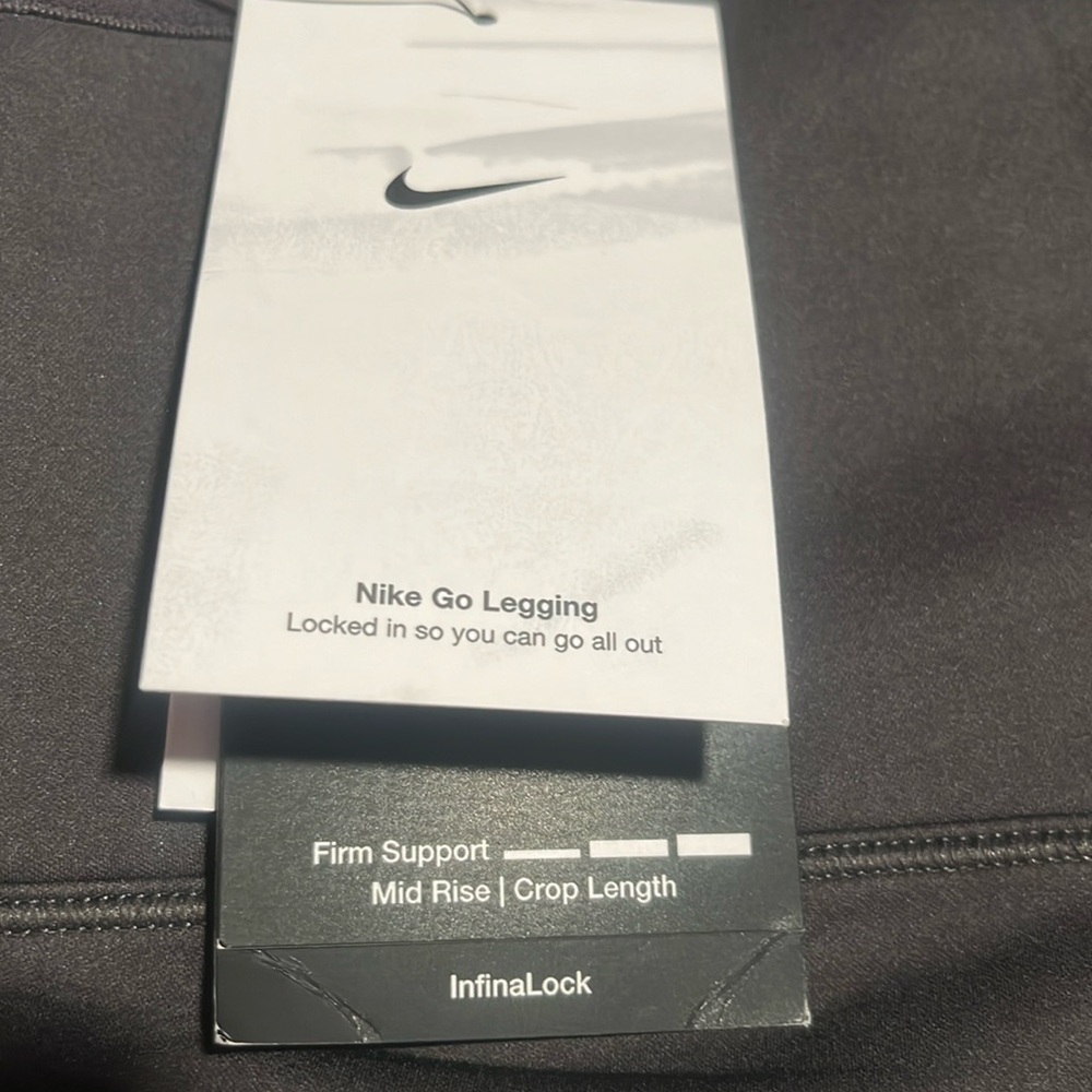 NIKE WOMEN’S GO LEGGINGS INFINALOCK_MEDIUM-MIDRISE CROP LENGTH